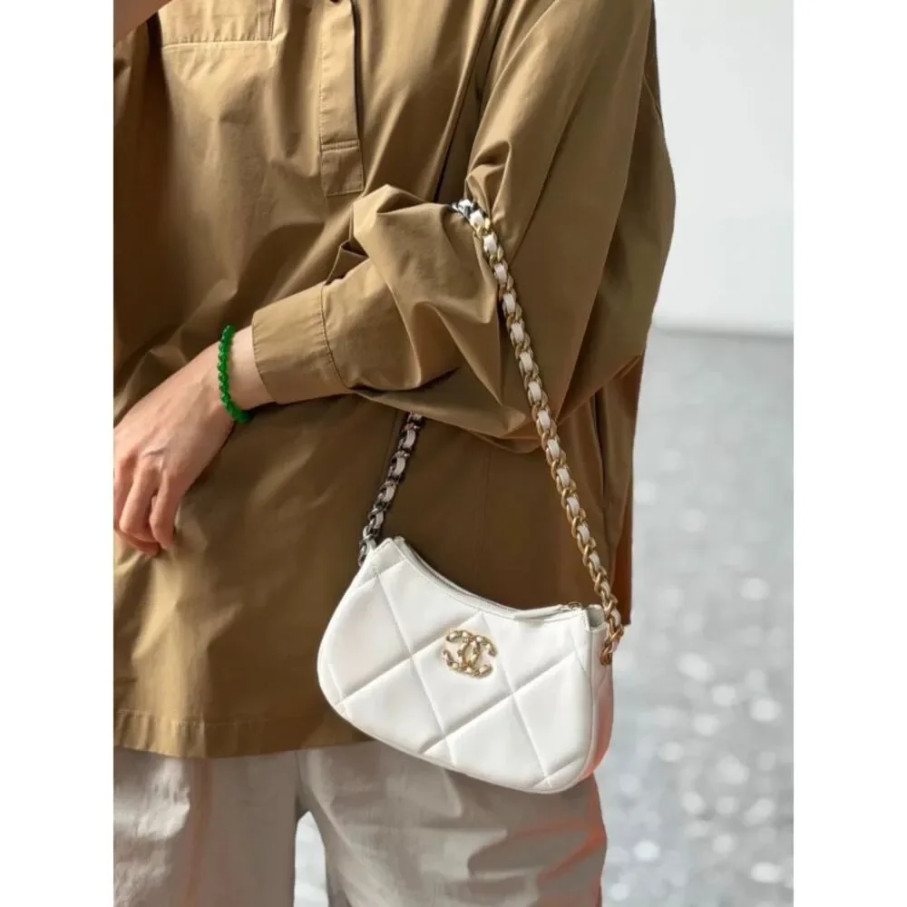 CHANEL brand color